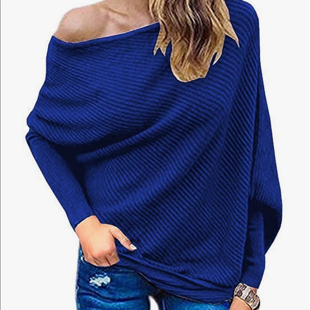 Royal blue off the shoulder ribbed top. Very flattering